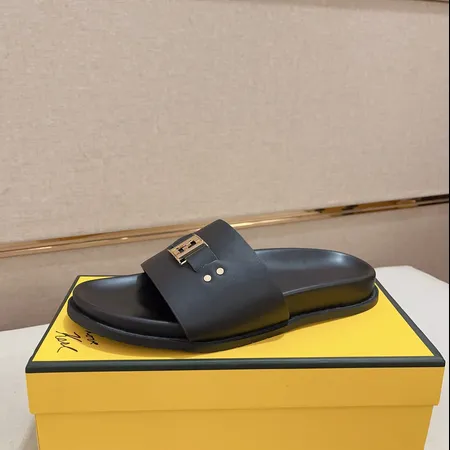 フェンディ スリッパ