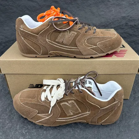 ミュウミュウ カジュアルシューズ