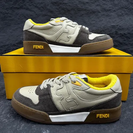 フェンディ カジュアルシューズ