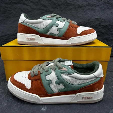 フェンディ カジュアルシューズ