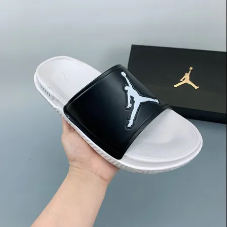エアジョーダン スリッパ