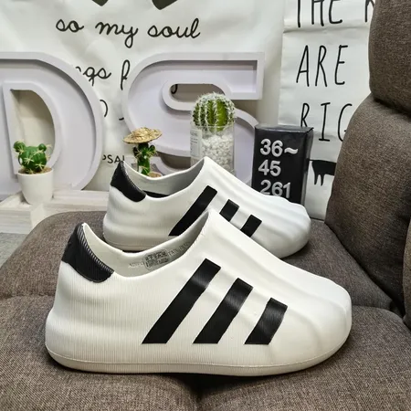 アディダス サンダル