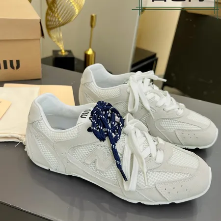 ミュウミュウ スニーカー