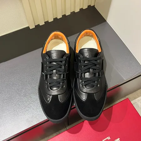 フェラガモ カジュアルシューズ