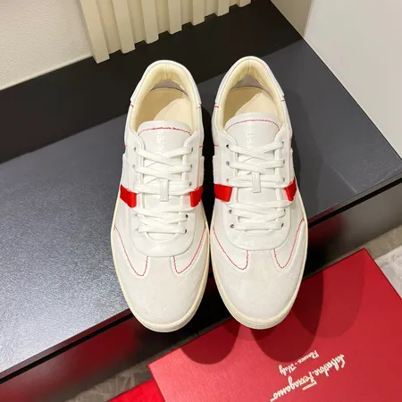 フェラガモ カジュアルシューズ