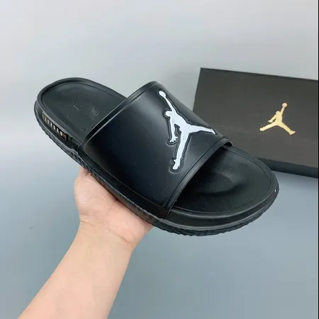 エアジョーダン スリッパ