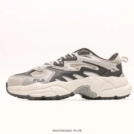 フィラ スニーカー
