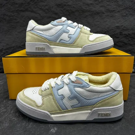 フェンディ カジュアルシューズ