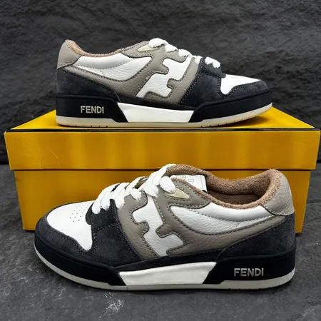 フェンディ カジュアルシューズ