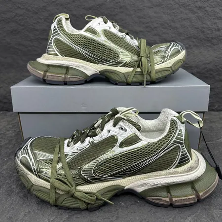 バレンシアガ スニーカー