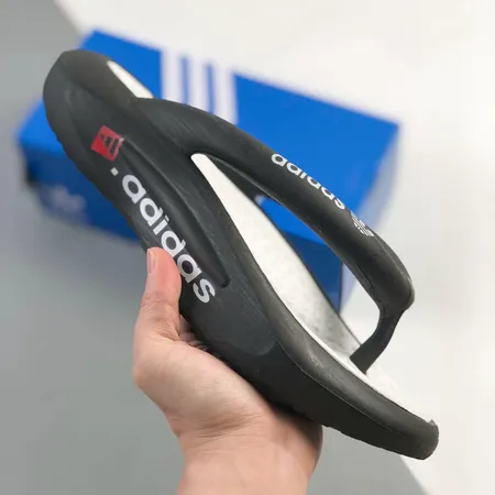 アディダス スリッパ