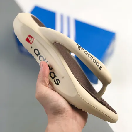 アディダス スリッパ