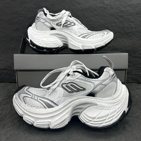 バレンシアガ スニーカー