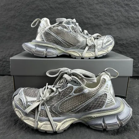 バレンシアガ スニーカー