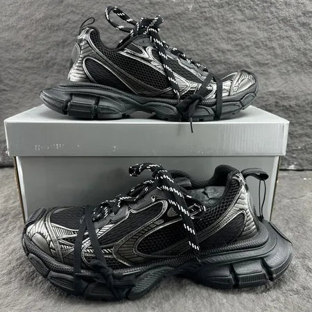 バレンシアガ スニーカー