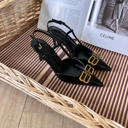 バレンシアガ サンダル