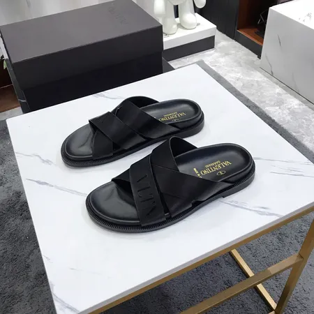 ヴァレンティノ スリッパ