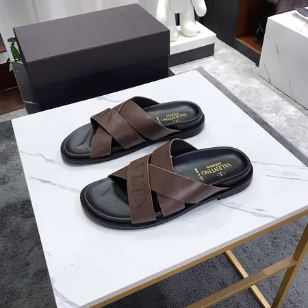 ヴァレンティノ スリッパ