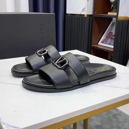 ヴァレンティノ スリッパ