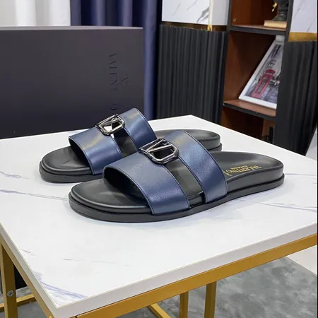 ヴァレンティノ スリッパ