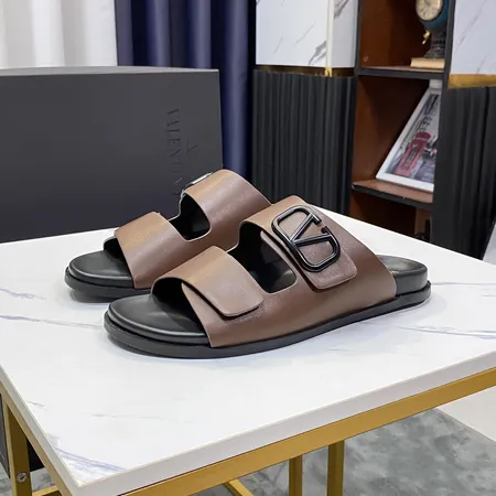 ヴァレンティノ スリッパ