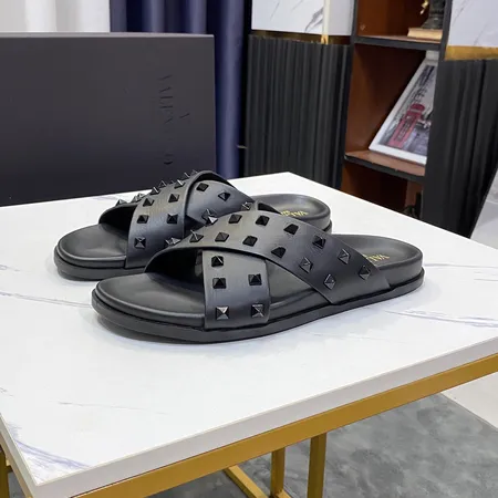 ヴァレンティノ スリッパ