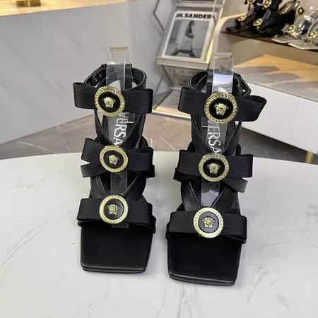 ヴェルサーチ サンダル