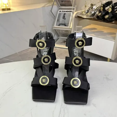 ヴェルサーチ サンダル