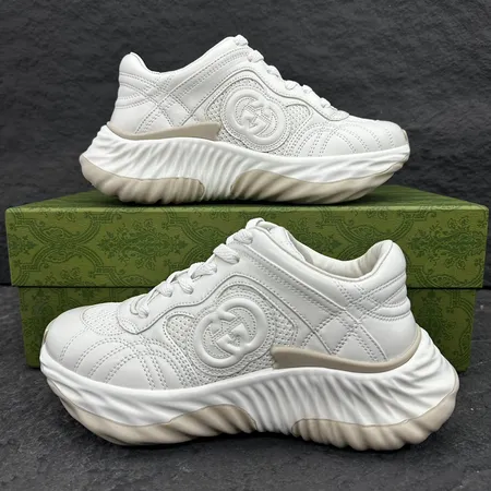 グッチ スニーカー