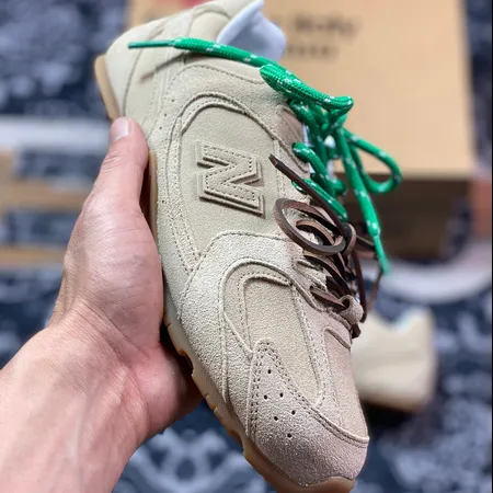 ミュウミュウ スニーカー