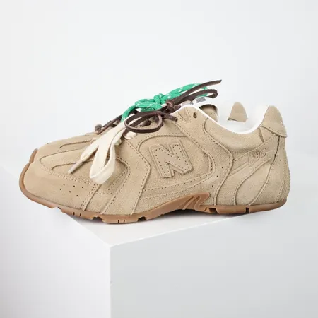 ミュウミュウ スニーカー