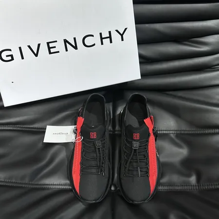 ジバンシィ スニーカー