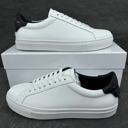 ジバンシィ カジュアルシューズ