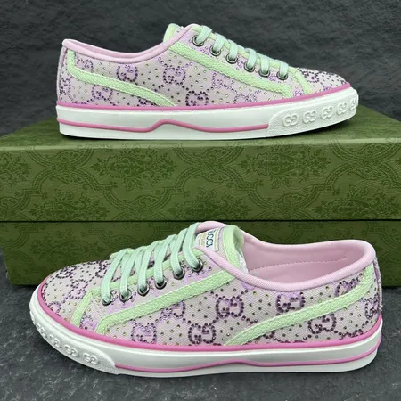 グッチ カジュアルシューズ