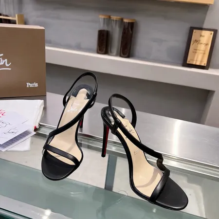 クリスチャン・ルブタン サンダル