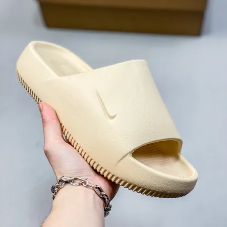 ナイキ スリッパ