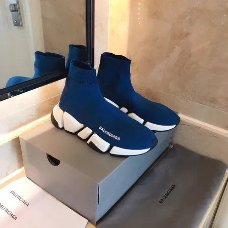 バレンシアガ スニーカー