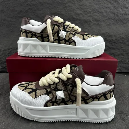 ヴァレンティノ カジュアルシューズ