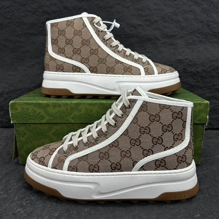 グッチ カジュアルシューズ