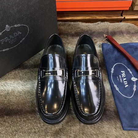 プラダ ビジネスシューズ