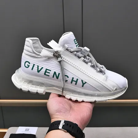 ジバンシィ カジュアルシューズ