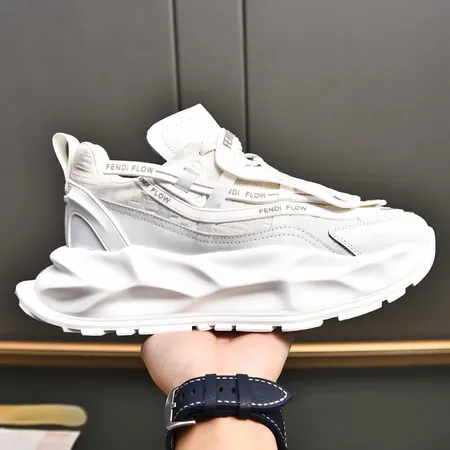 フェンディ カジュアルシューズ