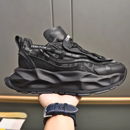 フェンディ カジュアルシューズ