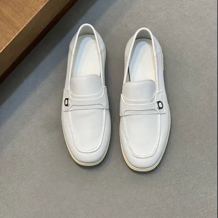 フェラガモ カジュアルシューズ