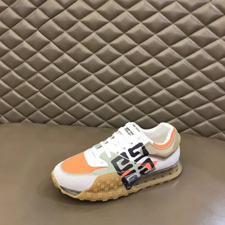 ジバンシィ スニーカー