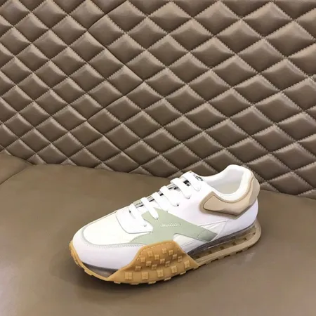 ジバンシィ スニーカー