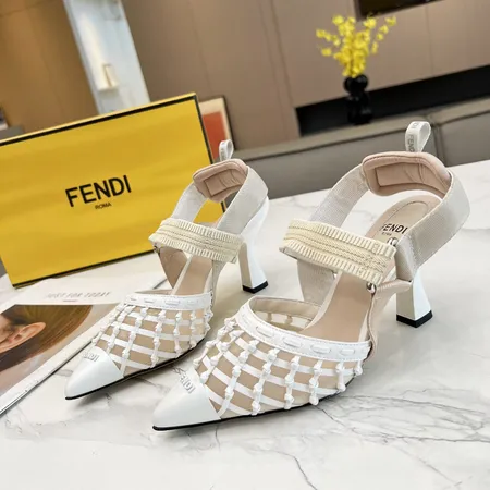 フェンディ サンダル