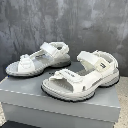 バレンシアガ サンダル