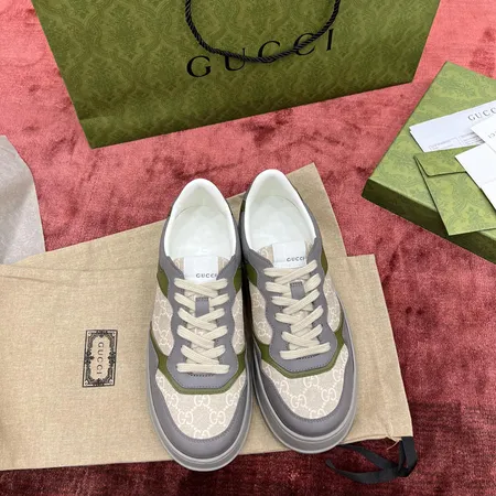 グッチ カジュアルシューズ
