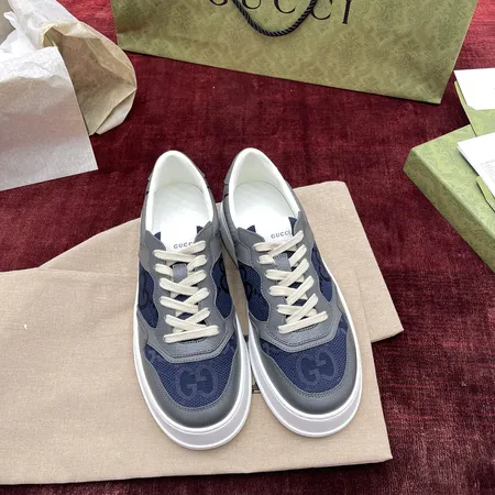 グッチ カジュアルシューズ